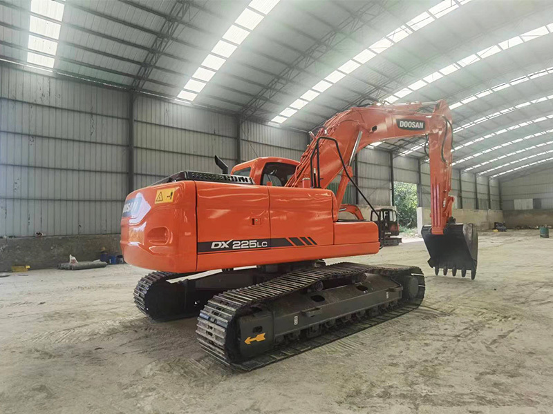 Used DOOSAN Crawler Excavator DX225 For Sale